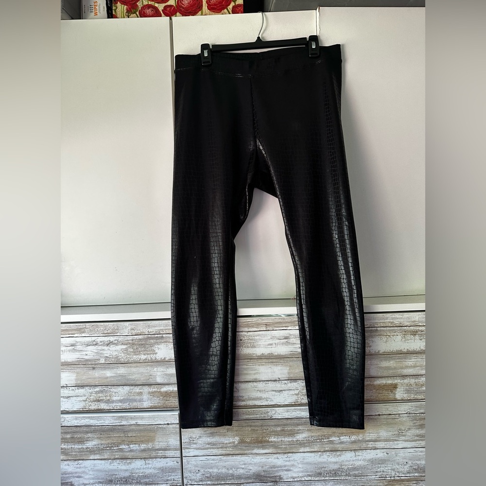 🖤 Express Large Black Faux Leather Croc Embossed Leggings High Rise